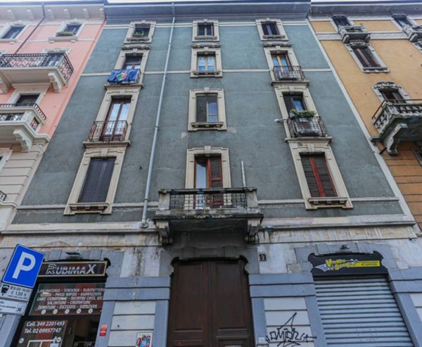 locale di sgombero in affitto a Milano in zona Forze Armate