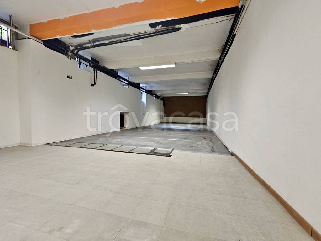 locale commerciale in affitto a Milano in zona Città Studi
