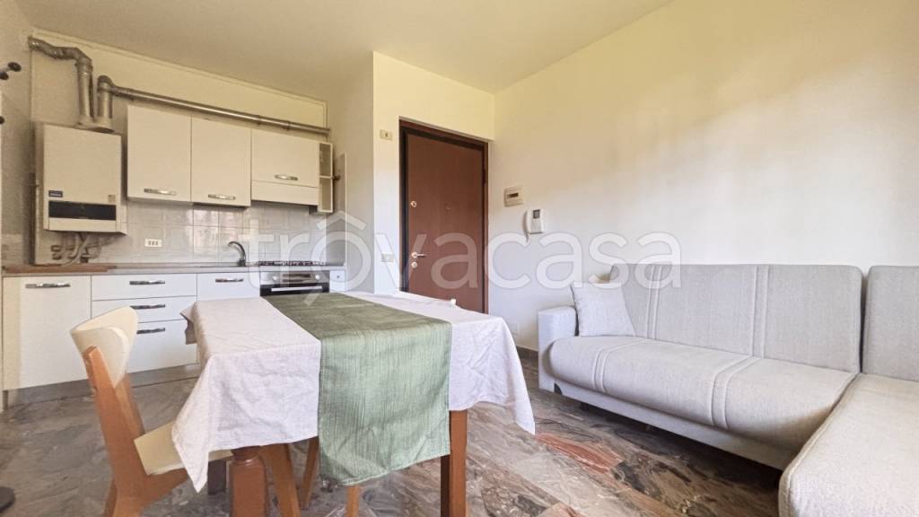 appartamento in affitto a Milano in zona Famagosta