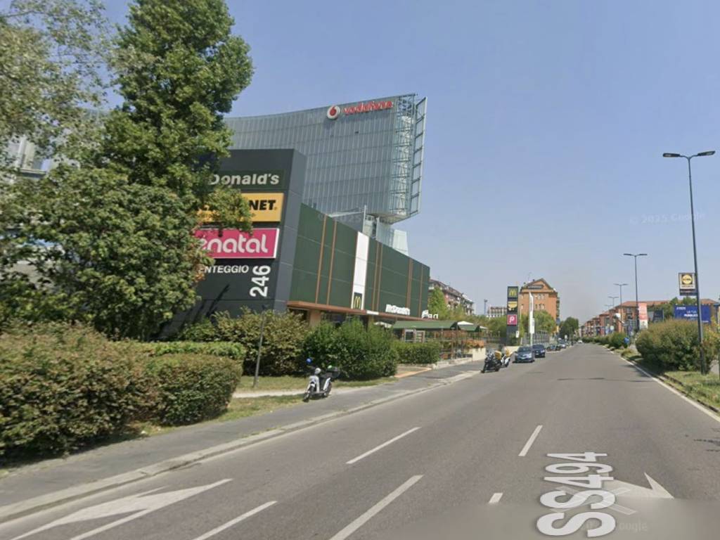 negozio in affitto a Milano in zona Barona