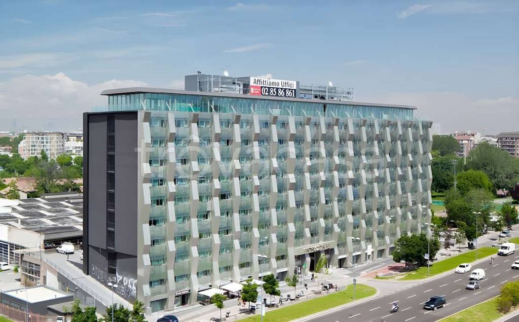 ufficio in affitto a Milano in zona Famagosta