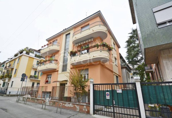 appartamento in affitto a Milano in zona Rembrandt