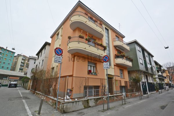 appartamento in affitto a Milano in zona Rembrandt
