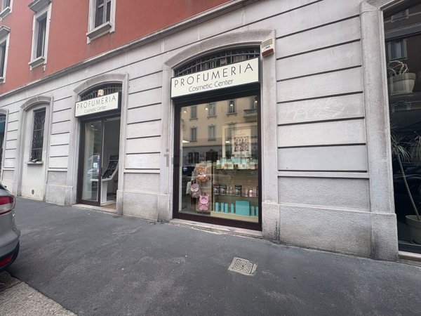 negozio in affitto a Milano