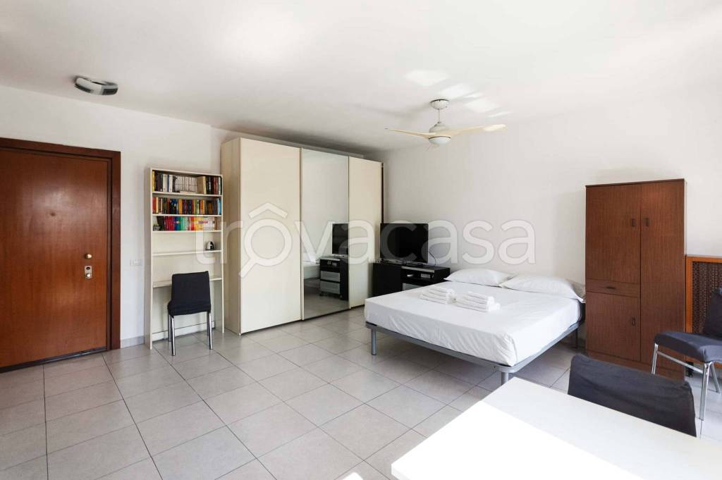 appartamento in affitto a Milano in zona Adriano