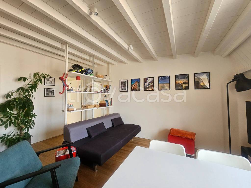 appartamento in affitto a Milano in zona Cinque Giornate