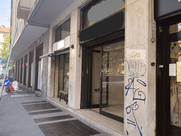 negozio in affitto a Milano