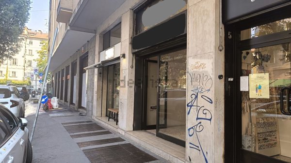 negozio in affitto a Milano
