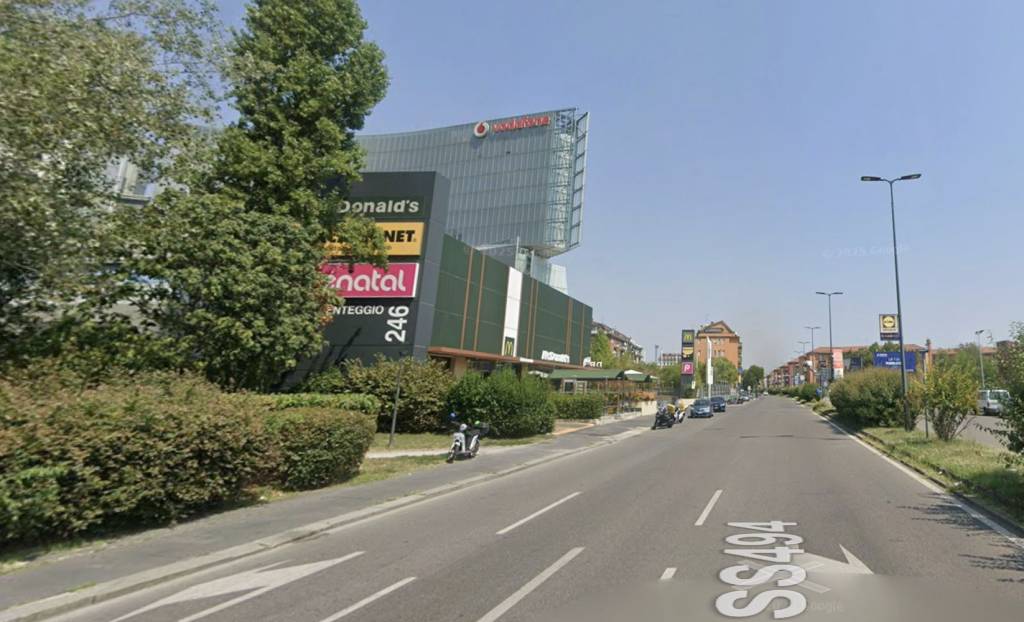 negozio in affitto a Milano in zona Lorenteggio