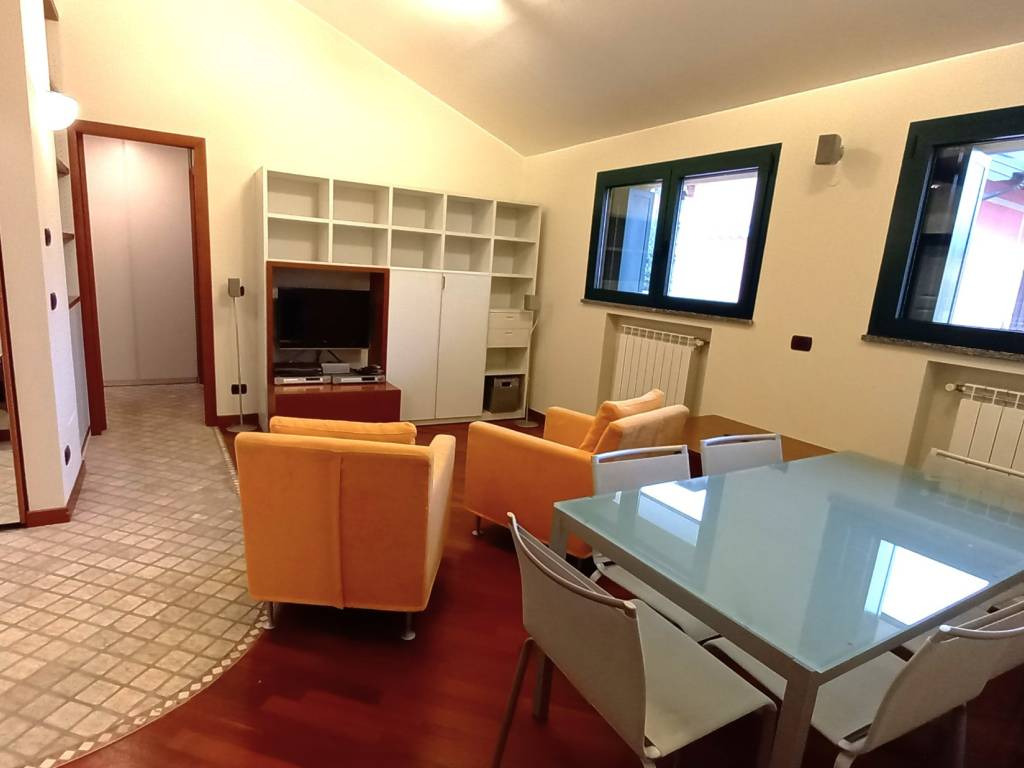 appartamento in affitto a Milano in zona Baggio