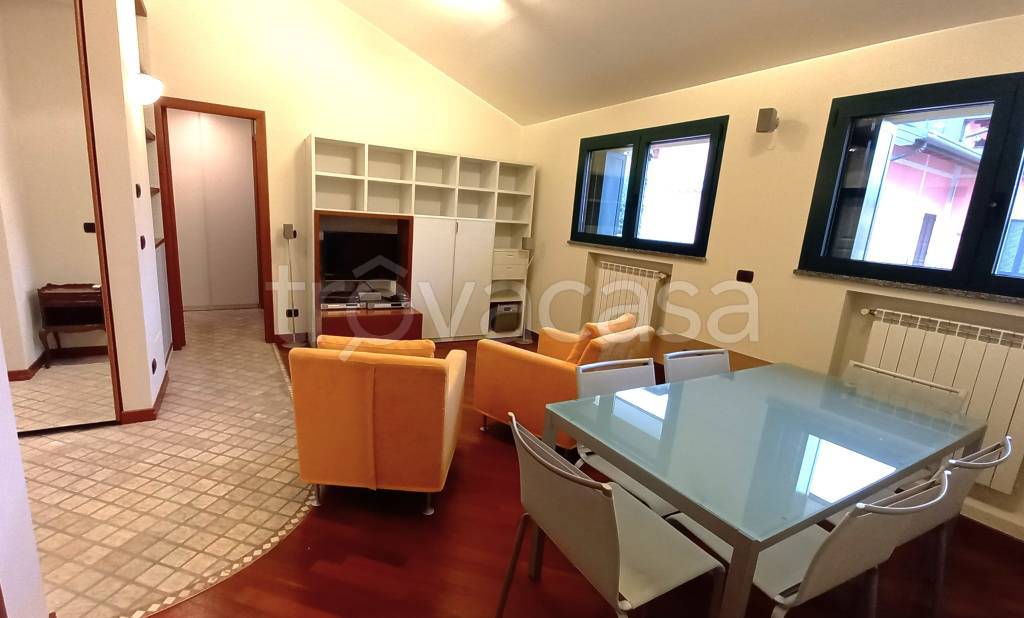 appartamento in affitto a Milano in zona Baggio