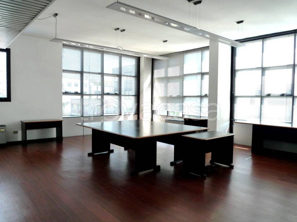 ufficio in affitto a Milano