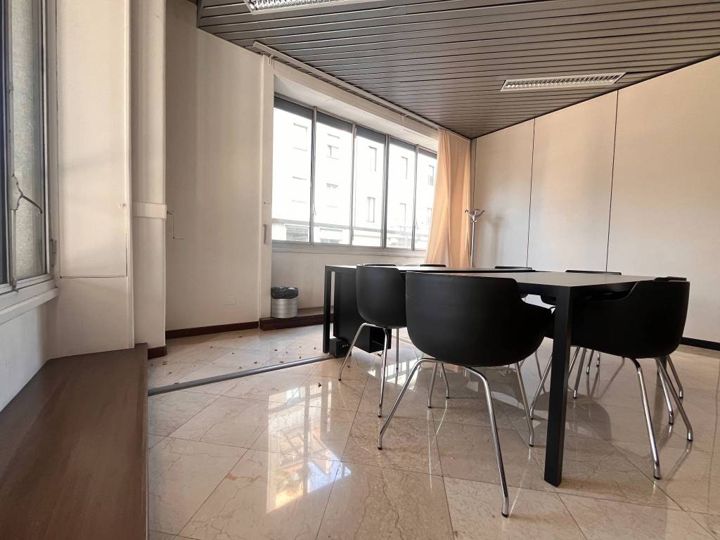 ufficio in affitto a Milano in zona Centro Direzionale