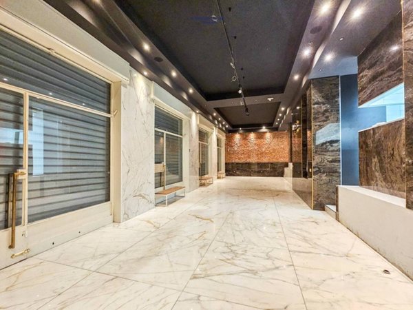 negozio in affitto a Milano in zona Centro Direzionale