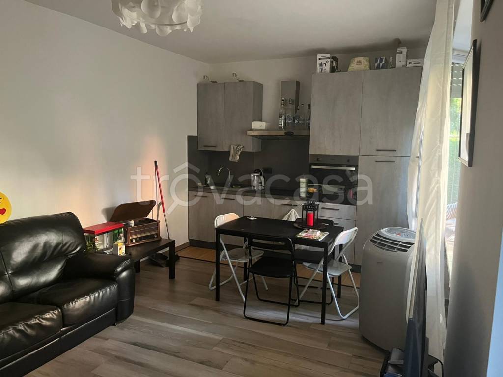 appartamento in affitto a Milano in zona Famagosta