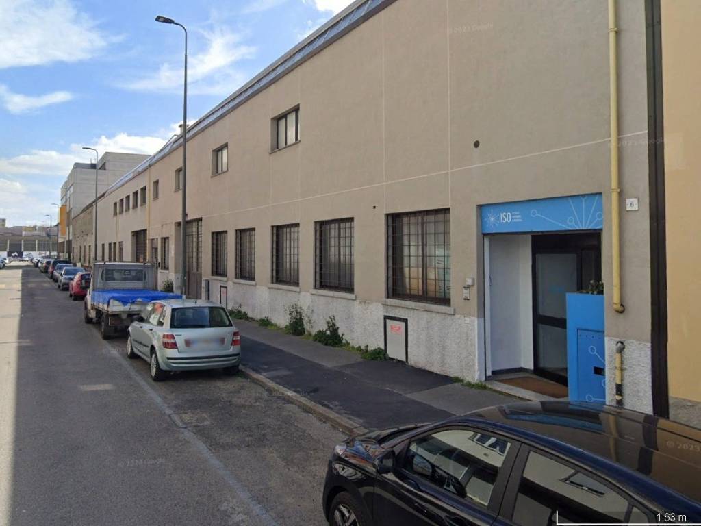 locale commerciale in affitto a Milano in zona Precotto