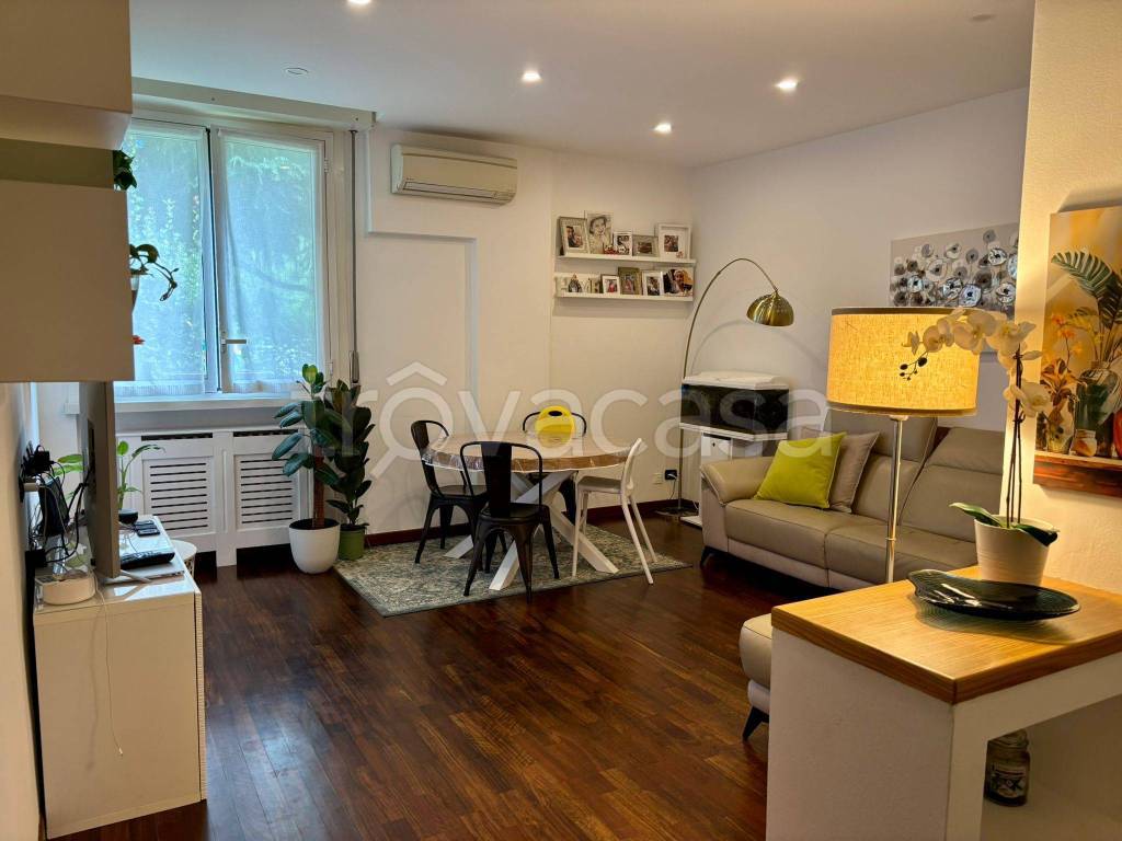 appartamento in affitto a Milano in zona Lorenteggio