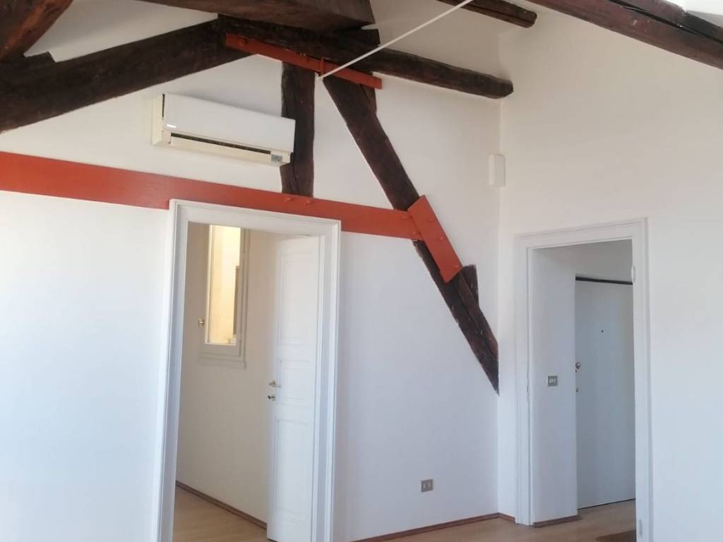 appartamento in affitto a Milano in zona Centro Direzionale