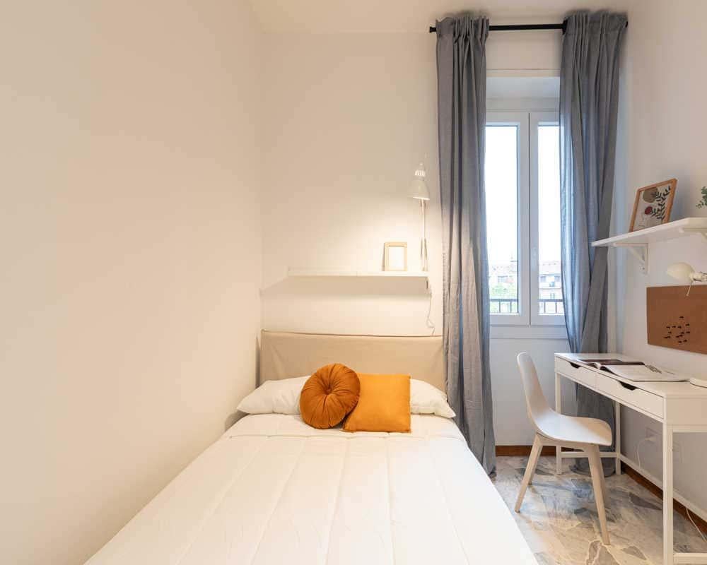 negozio in affitto a Milano in zona Lorenteggio