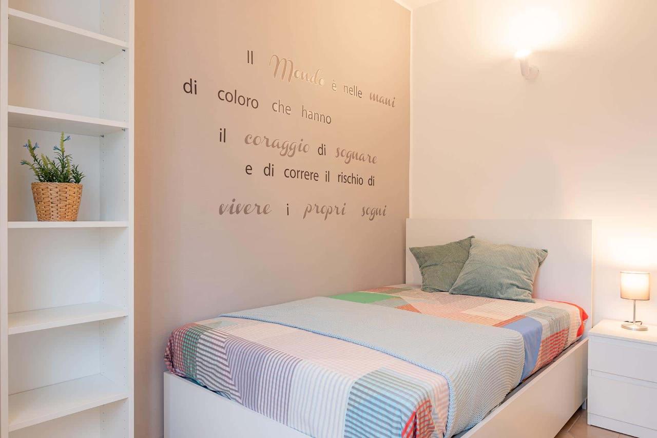 negozio in affitto a Milano in zona Isola