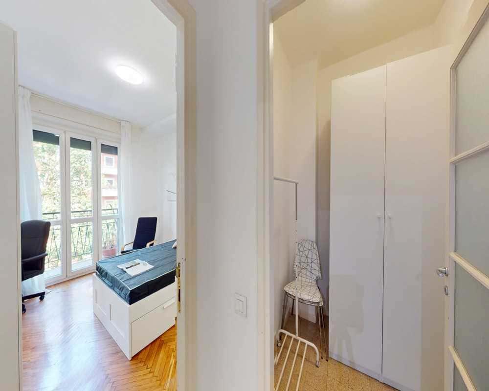 negozio in affitto a Milano in zona Lorenteggio