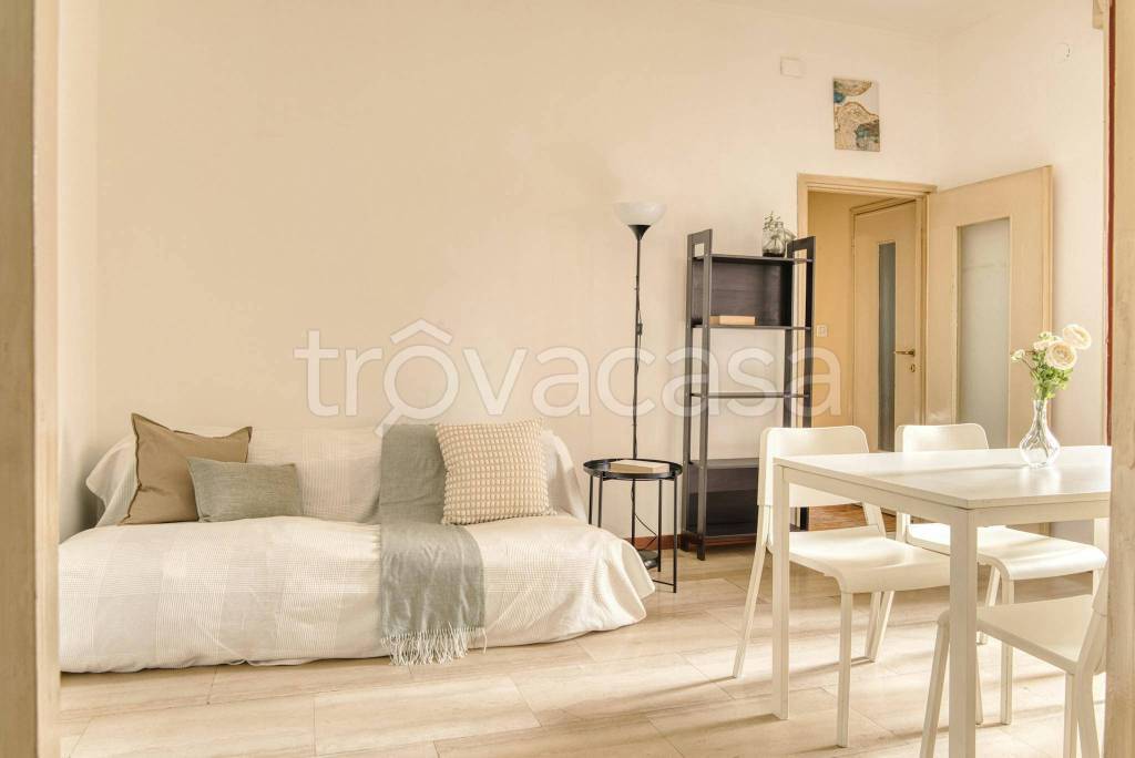 appartamento in affitto a Milano in zona Lorenteggio