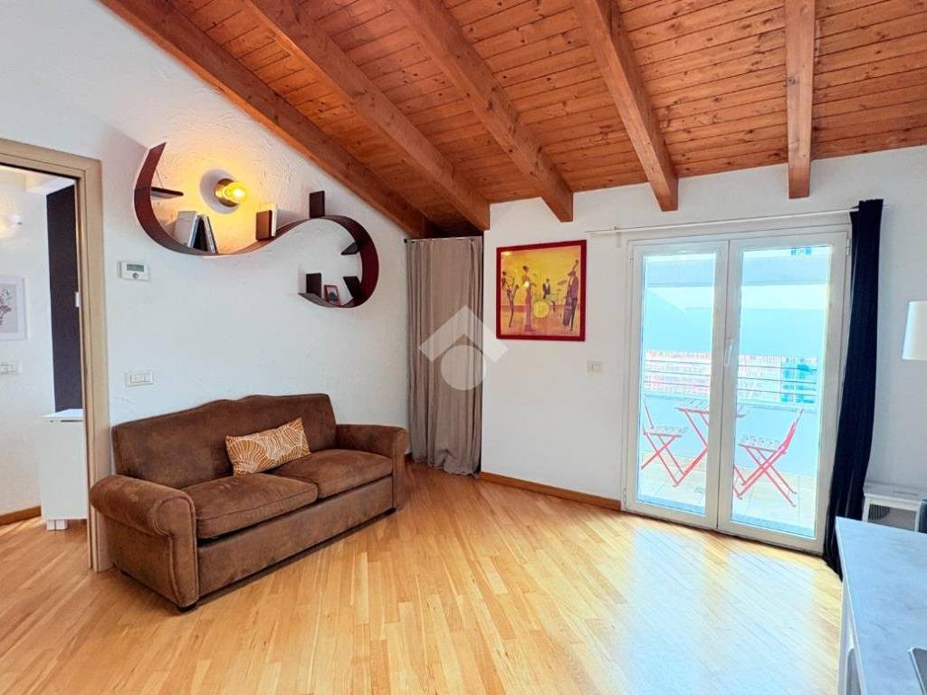 appartamento in affitto a Milano in zona Lorenteggio