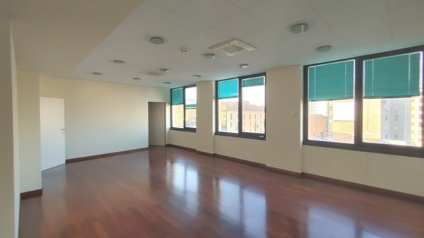 locale di sgombero in affitto a Milano in zona Corvetto