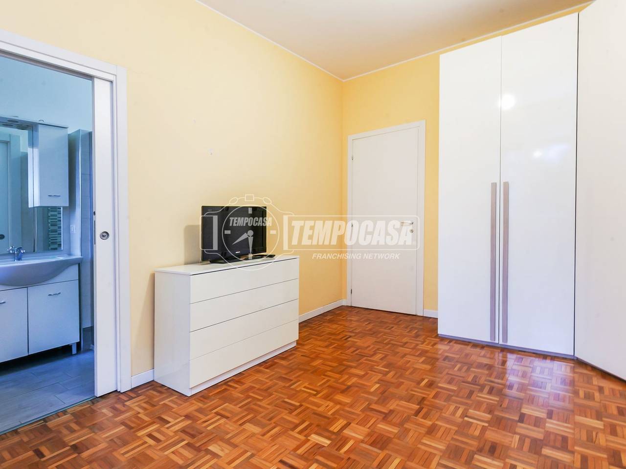 negozio in affitto a Milano in zona Affori