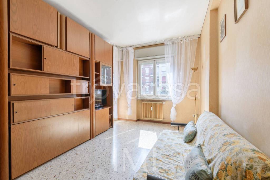 appartamento in affitto a Milano in zona Famagosta