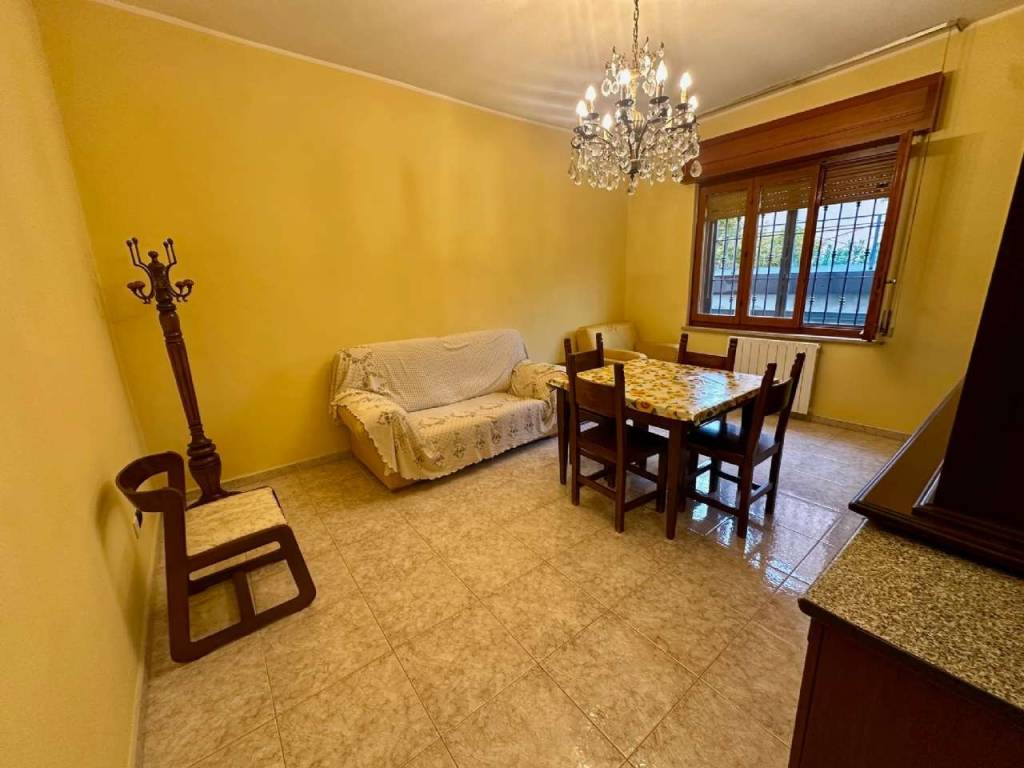 appartamento in affitto a Milano in zona Famagosta