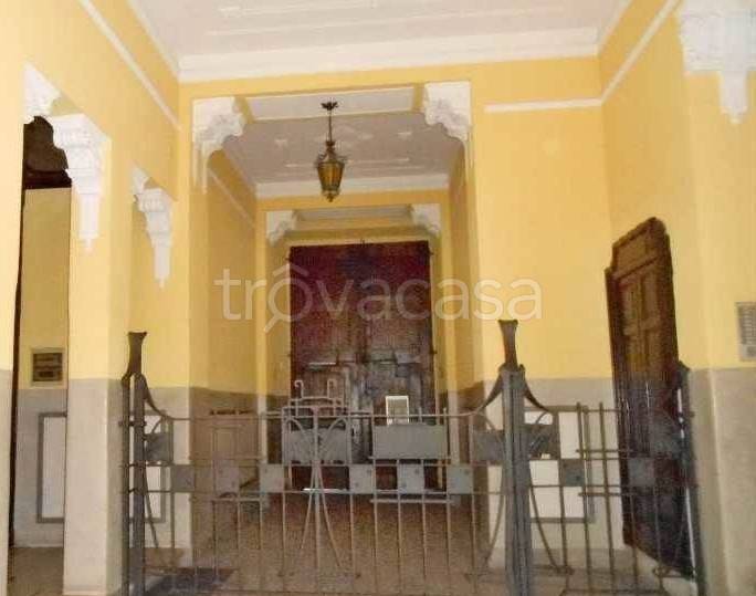 locale commerciale in affitto a Milano in zona Centro Direzionale