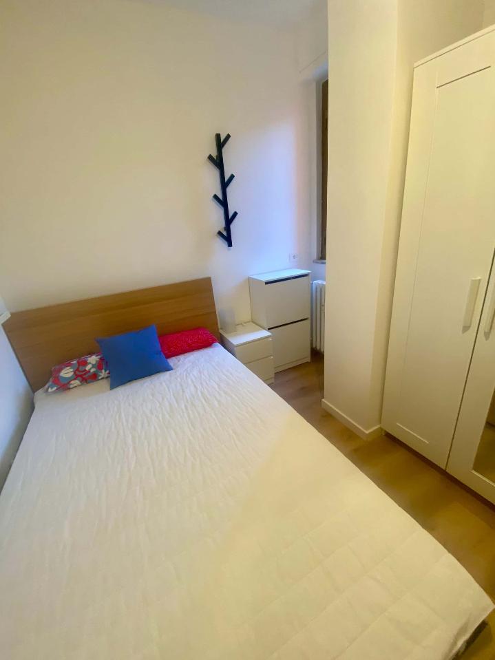 negozio in affitto a Milano in zona Forze Armate