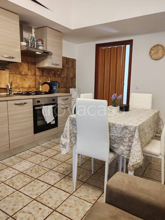 appartamento in affitto a Milano in zona Famagosta