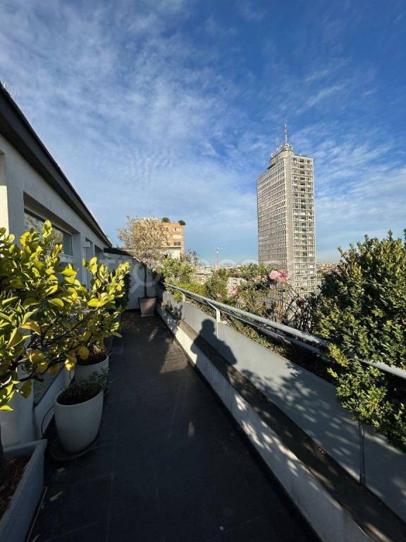 appartamento in affitto a Milano in zona Centro Direzionale