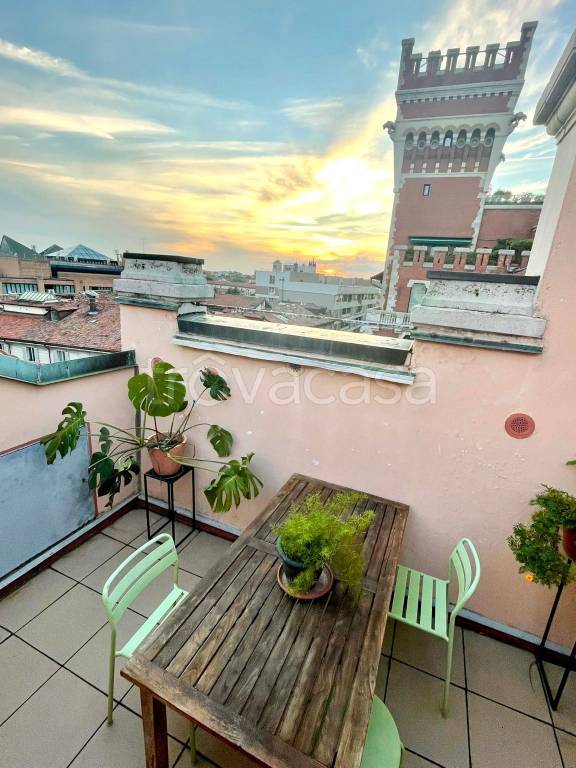 appartamento in affitto a Milano in zona Sant'Ambrogio