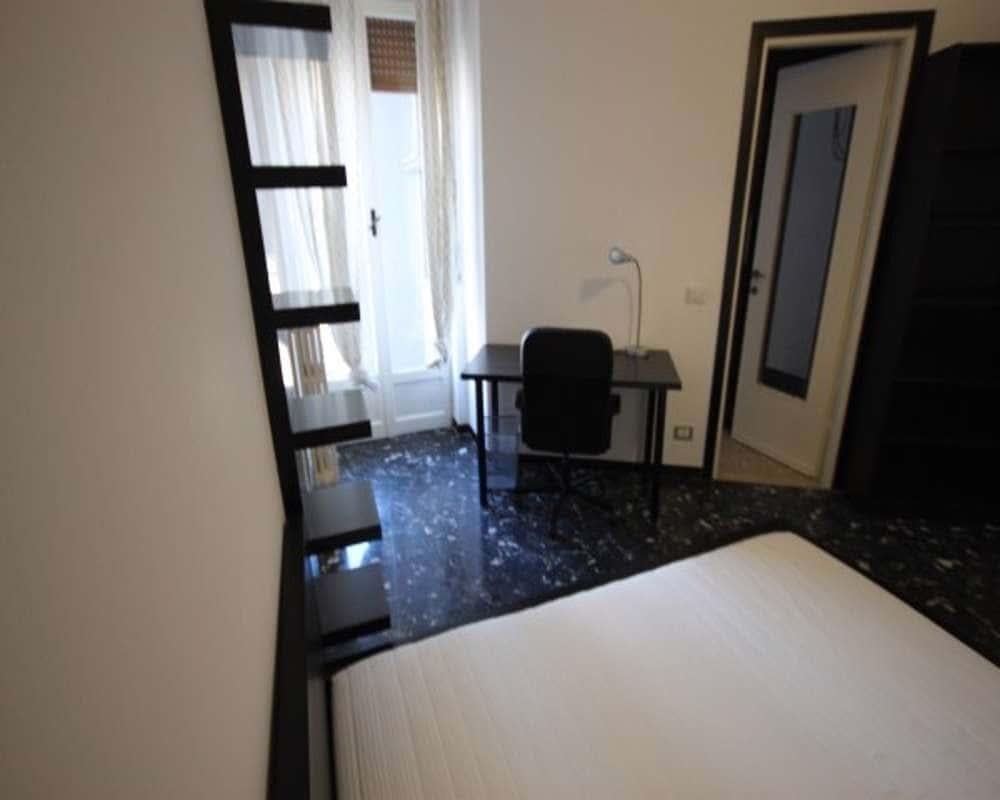 negozio in affitto a Milano in zona Lorenteggio