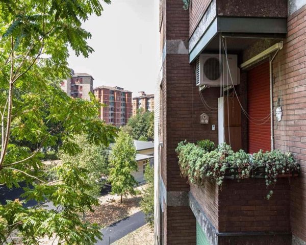 negozio in affitto a Milano in zona Lorenteggio