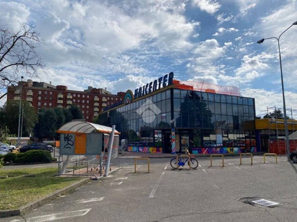 negozio in affitto a Milano in zona Bovisasca