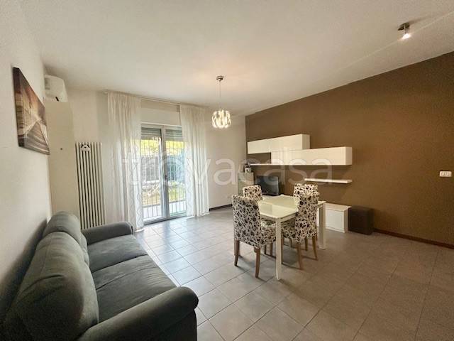 appartamento in affitto a Milano in zona Famagosta