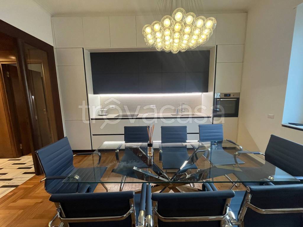appartamento in affitto a Milano in zona Centro Direzionale