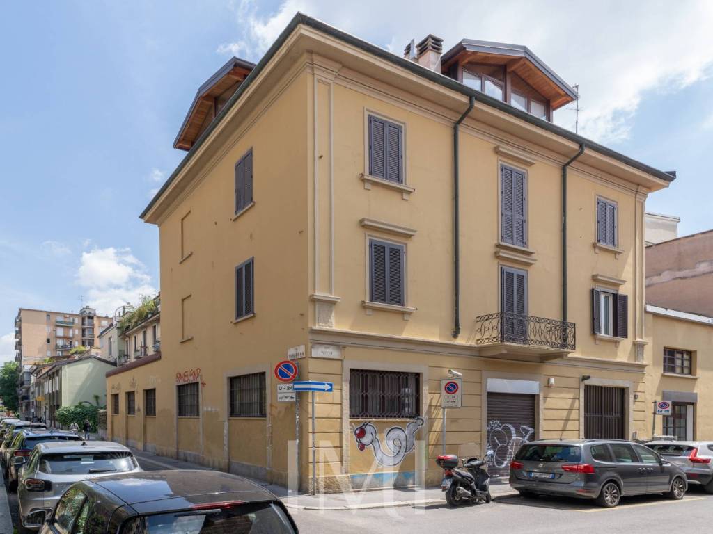 negozio in affitto a Milano in zona Solari