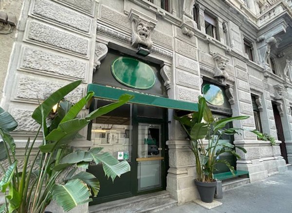 negozio in affitto a Milano in zona Guastalla