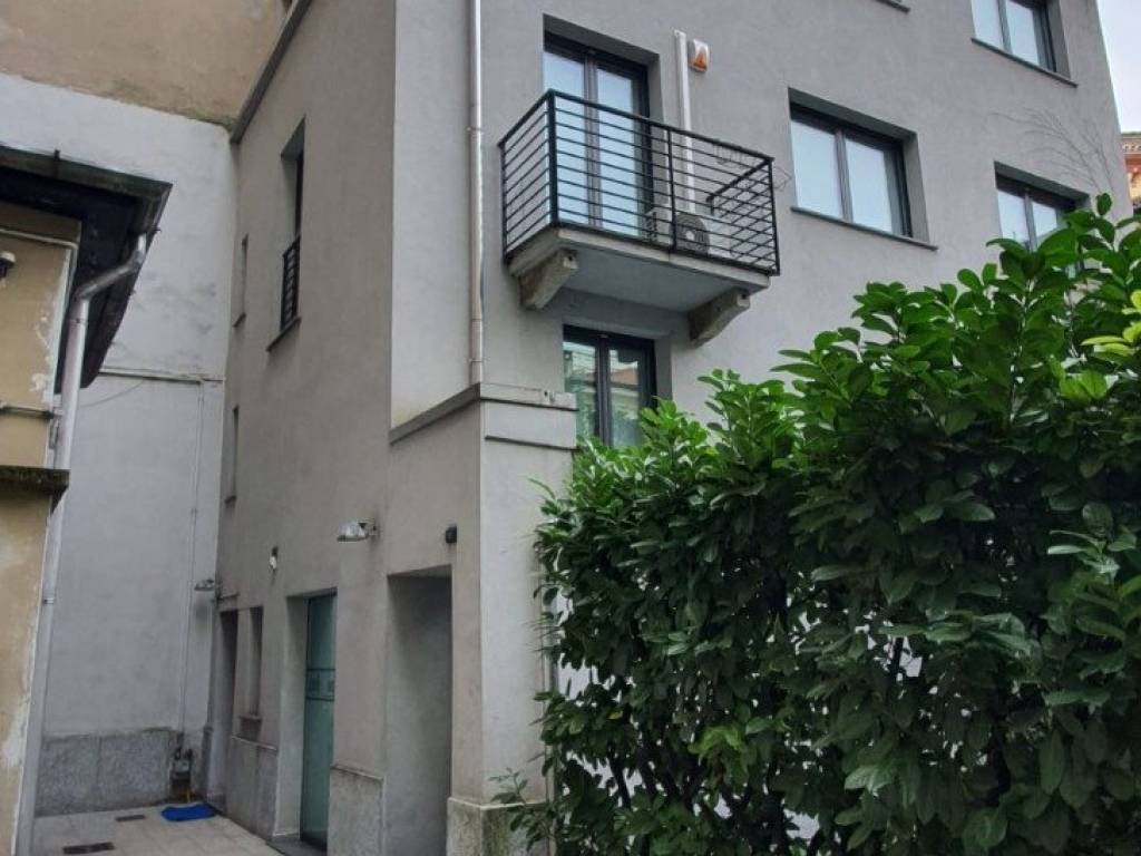 casa indipendente in affitto a Milano in zona Centro Direzionale