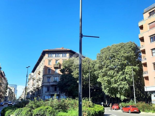 negozio in affitto a Milano in zona Centro Direzionale