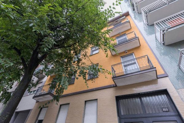 negozio in affitto a Milano