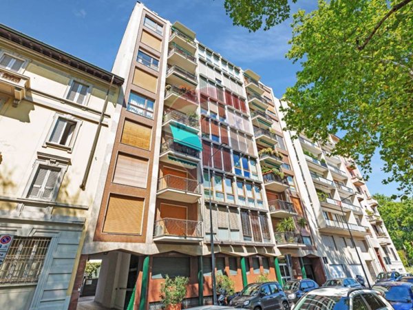 negozio in affitto a Milano in zona Solari