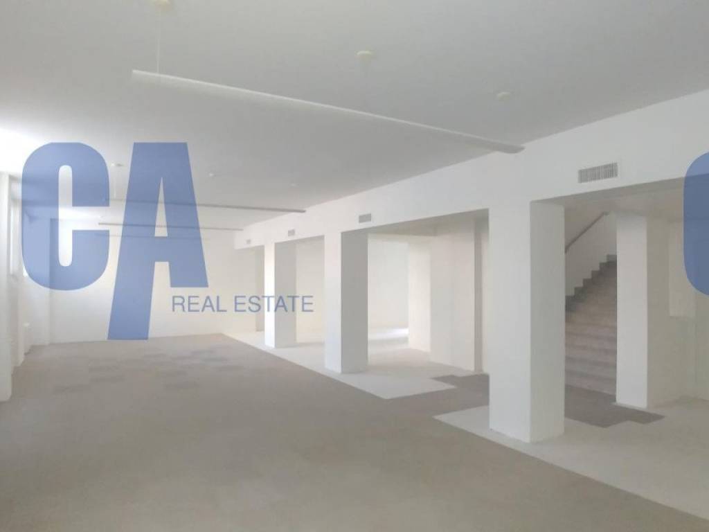 negozio in affitto a Milano in zona Porta Nuova