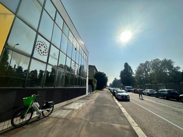 negozio in affitto a Milano
