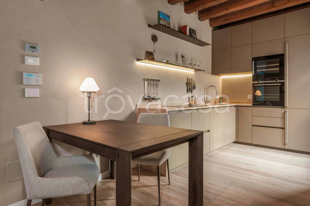 appartamento in affitto a Milano in zona Famagosta